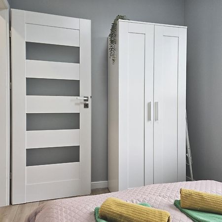 Urban Jungle - Grey Apartment Бялисток Екстериор снимка