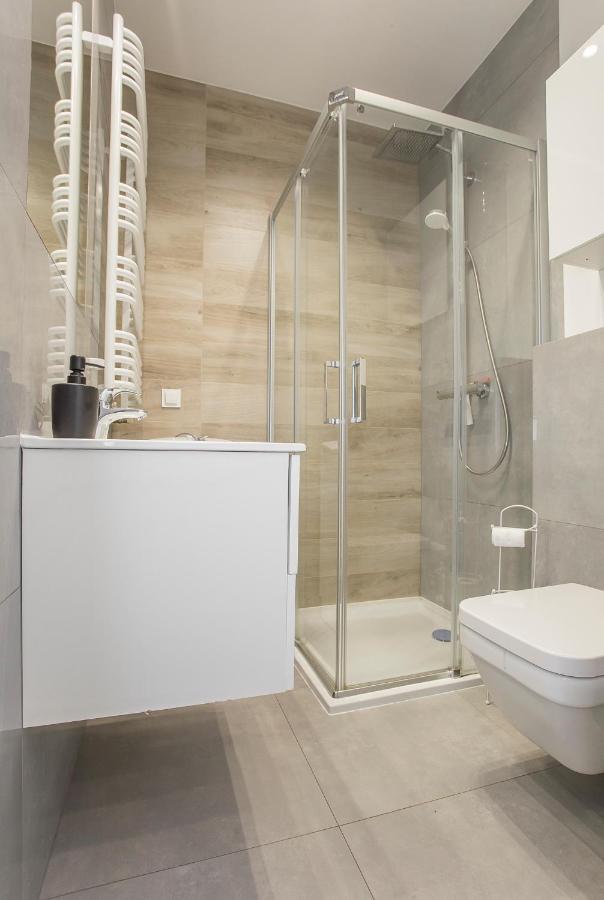 Urban Jungle - Grey Apartment Бялисток Екстериор снимка