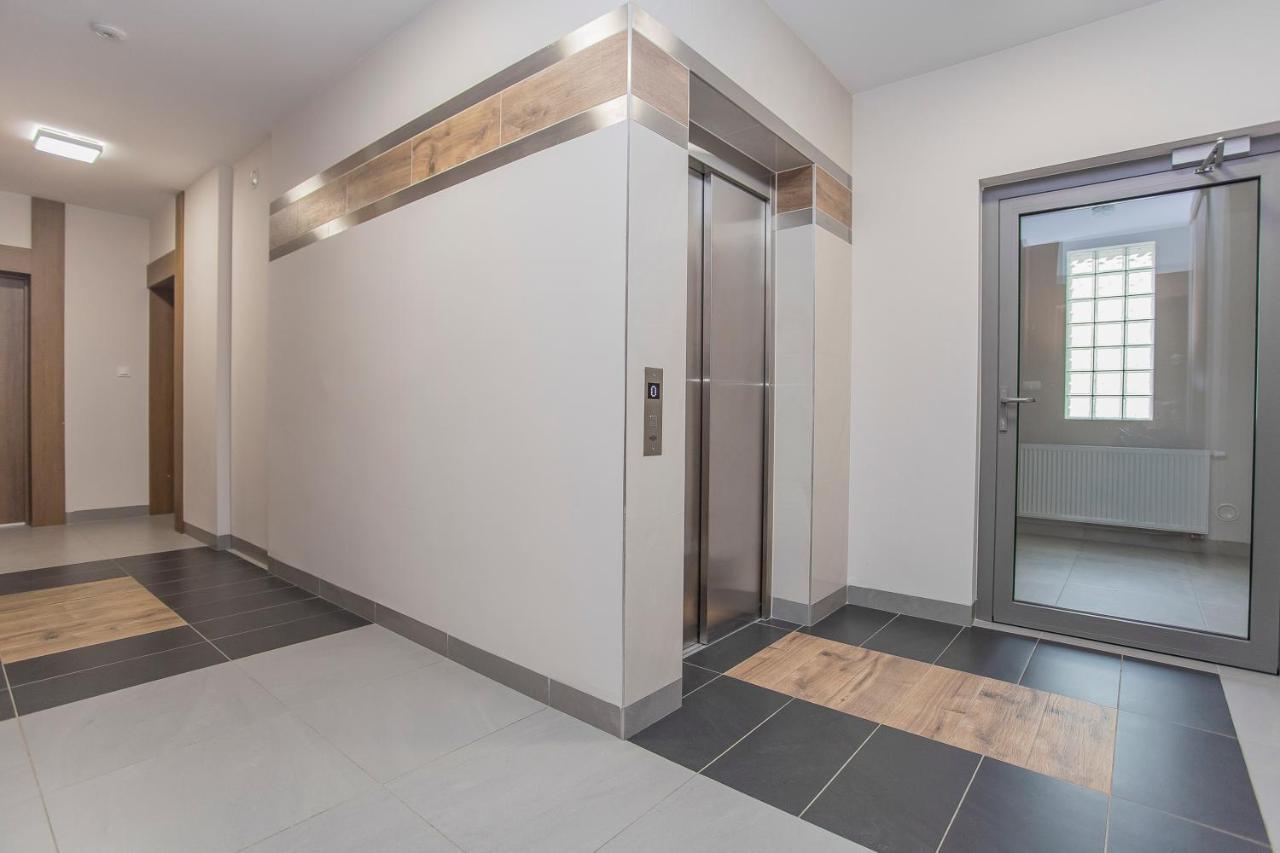Urban Jungle - Grey Apartment Бялисток Екстериор снимка