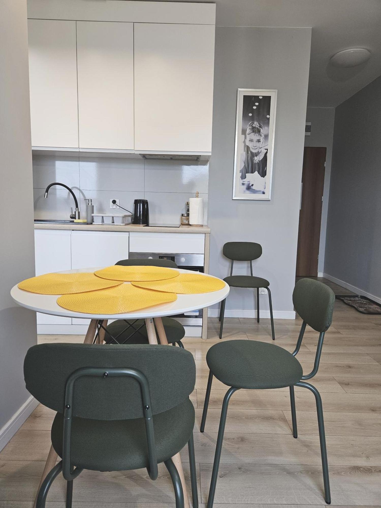 Urban Jungle - Grey Apartment Бялисток Екстериор снимка